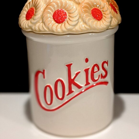 Munch-Time Berry Swirl Ceramic Cookie Jar - Picture 2 of 9